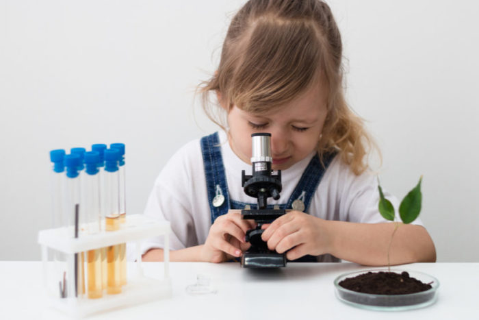 Рейтинг ТОП-12 детских микроскопов